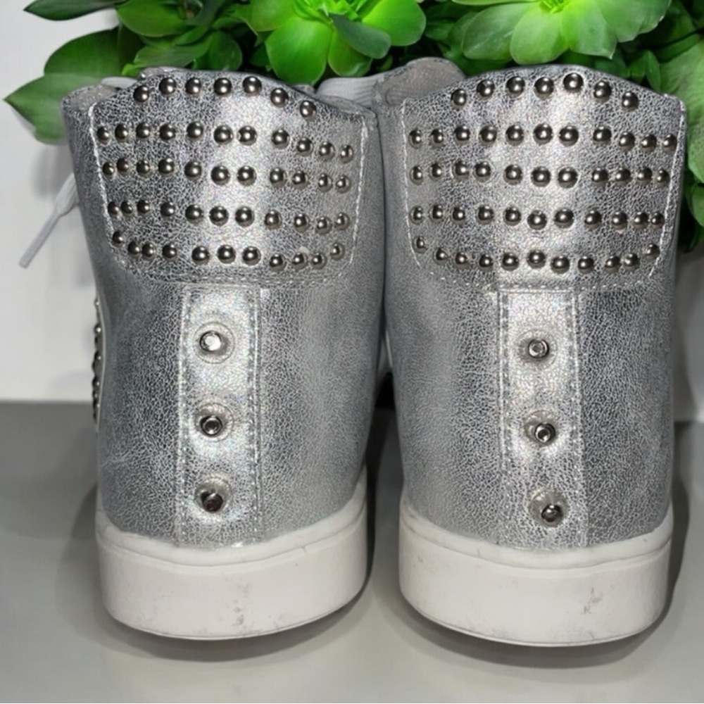 NWOT KidPik- SILVER HIGH-TOP STUDDED DISTRESSED METALLIC HIGHTOP Size 3 - Picture 4 of 8